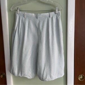 Giorgio Armani Collezioni Women’s 8 Baby Blue White stripe Shorts Linen/Cotton